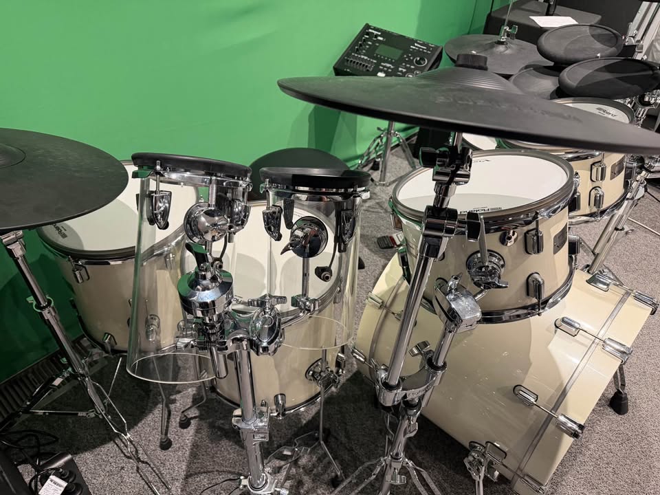 Roland VAD716 V-Drums Electronic Drum Kit - Pearl White & Extras