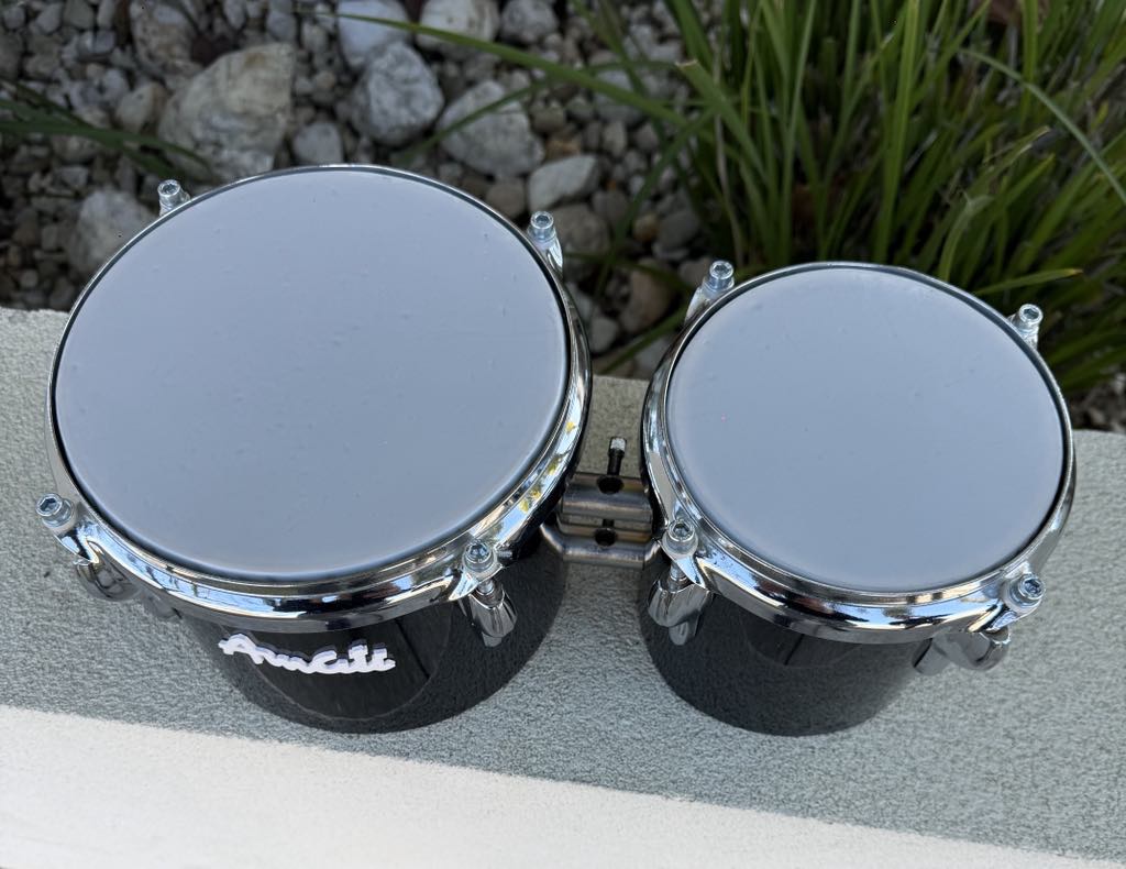 Vintage Amati Kraslice Bongos